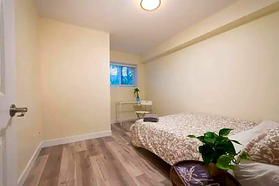 Westside Pool Home-8 min to Downtown, Yard Parking