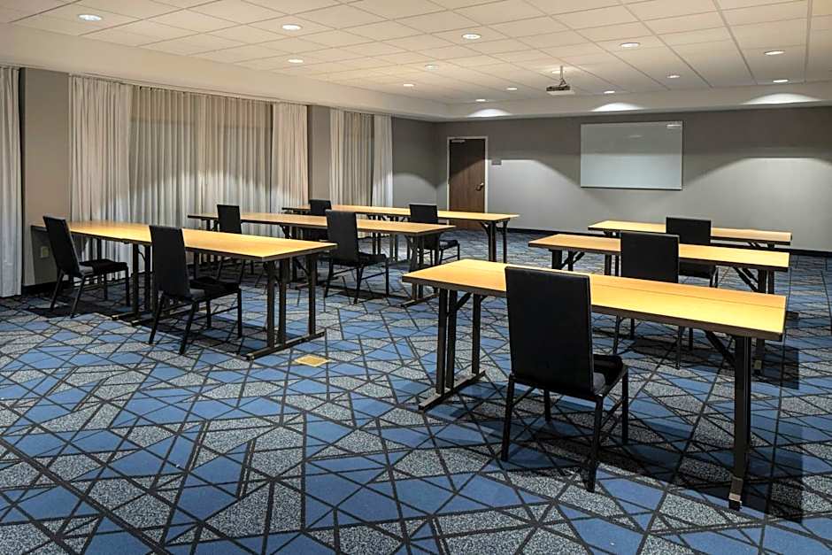 Courtyard by Marriott Jackson Airport/Pearl