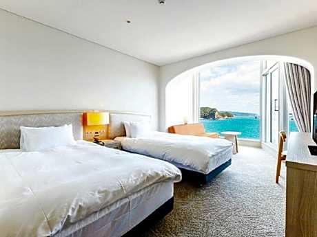 Standard Twin Room with Sea View - Smoking