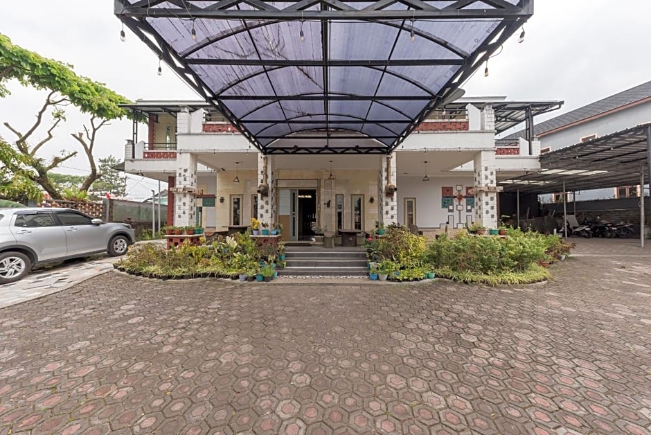 Urbanview Hotel Anggrek Puncak by RedDoorz