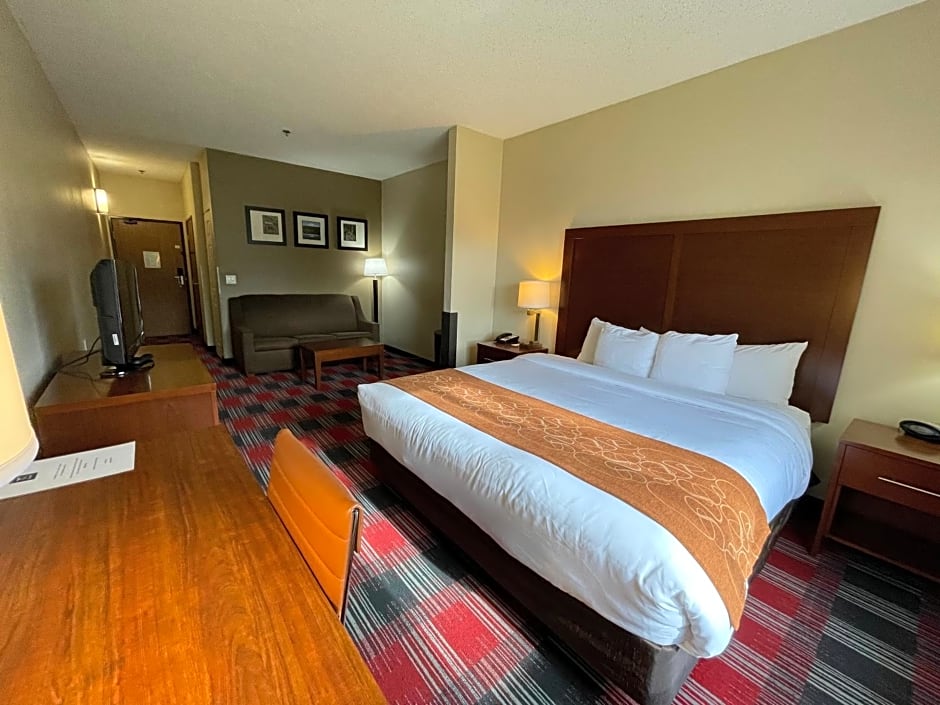 Comfort Suites Near Vancouver Mall