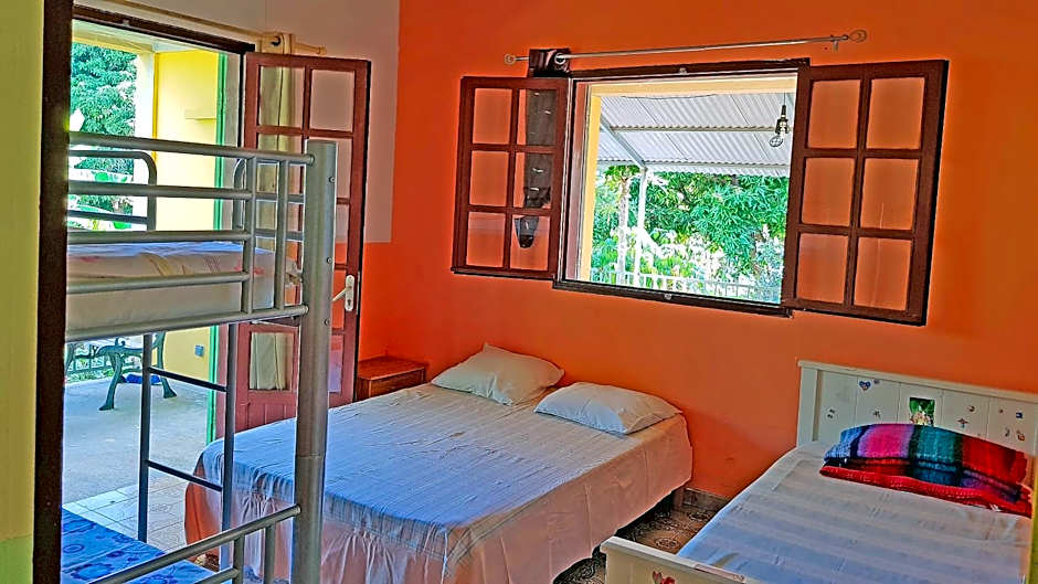 GITE-Hotel LA CAZ DES ORANGERS