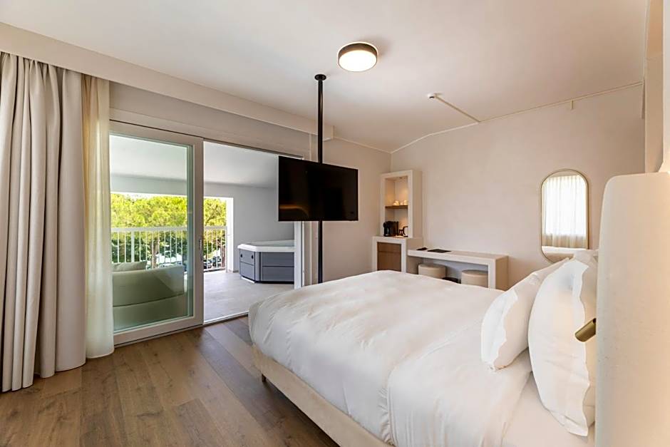 Hi Hotels Sirmione - Lakeview Pool