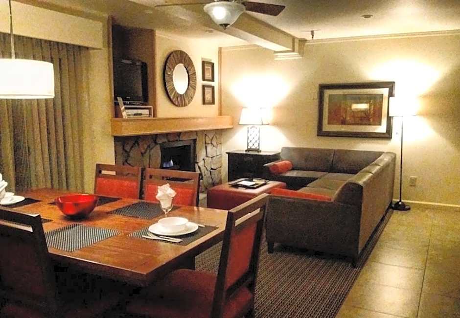 Getaways At The Lodge At Kingsbury Crossing