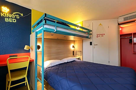 Triple Room (1 Double Bed + 1 Single Bed)