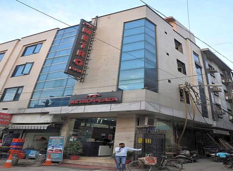 Hotel Metro Plaza - New Delhi Railway Station