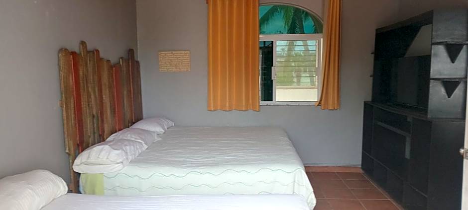 Hotel Casa Raymundo Suites