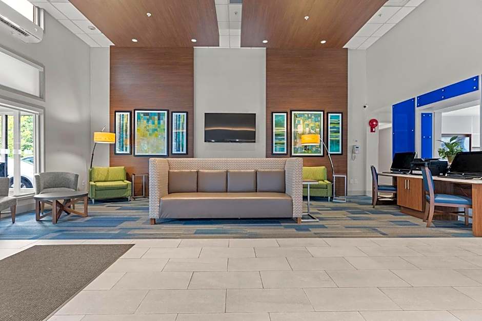 Holiday Inn Express and Suites Surrey By IHG