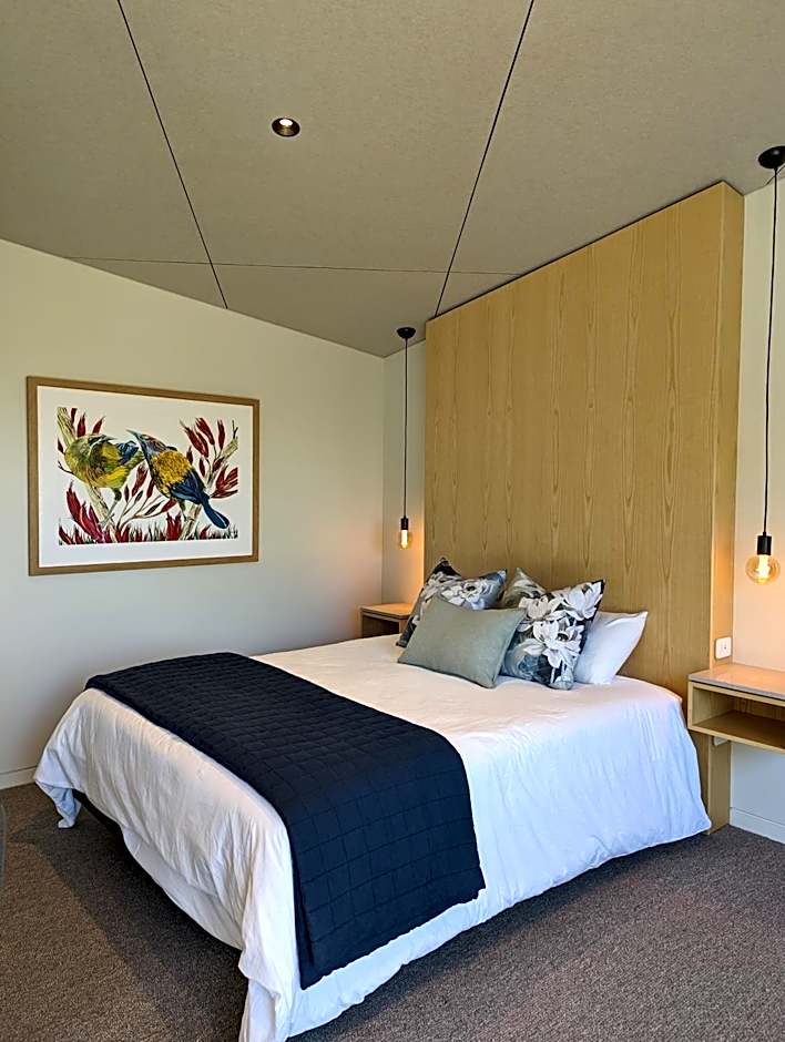 Tussock Hill Vineyard Retreats