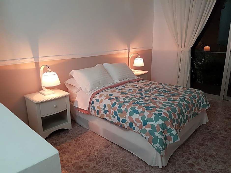 Hotel Posada Greco American Embassy