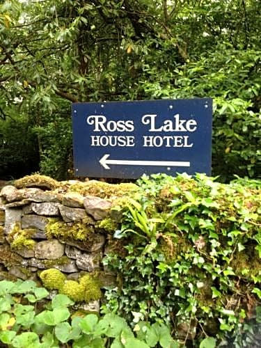 Ross Lake House Hotel