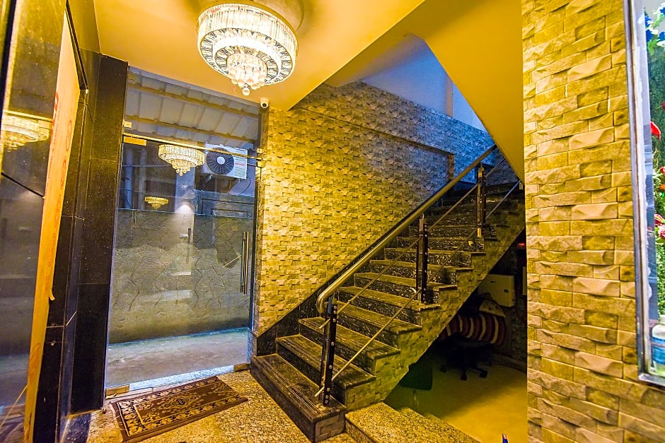 Collection O Hotel Paradise Near Chinar Park