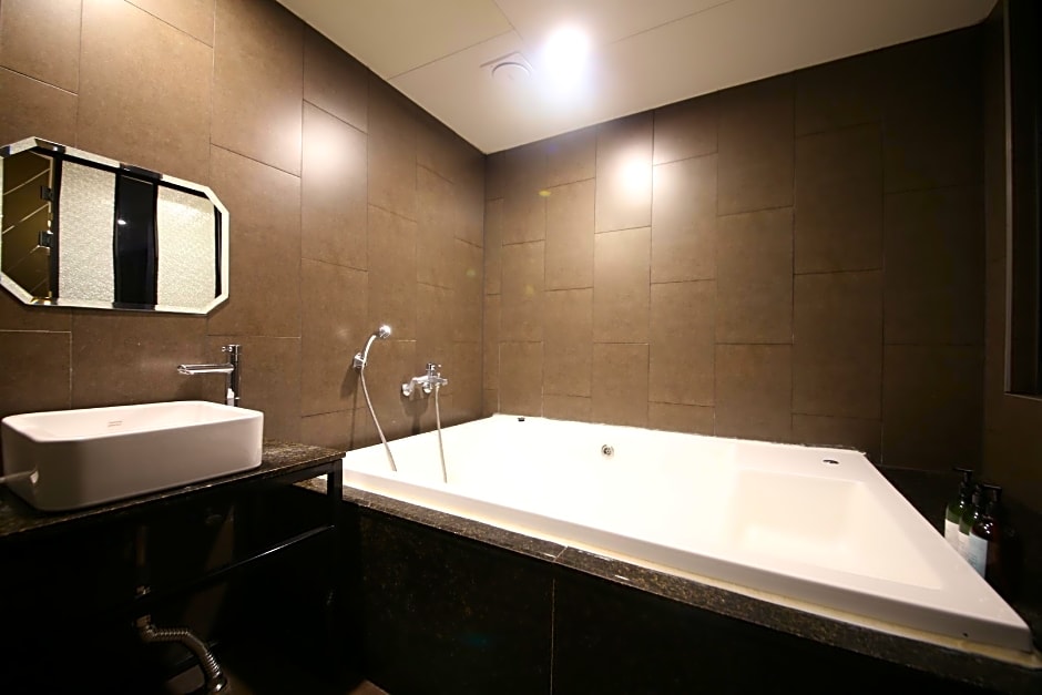 Two Heaven Hotel Busan Songdo