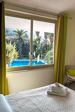 Double Room with Pool View