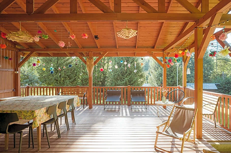 Pustelnia Supraśl - domki nad rzeką