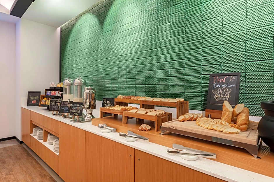 Hilton Garden Inn Guadalajara Airport