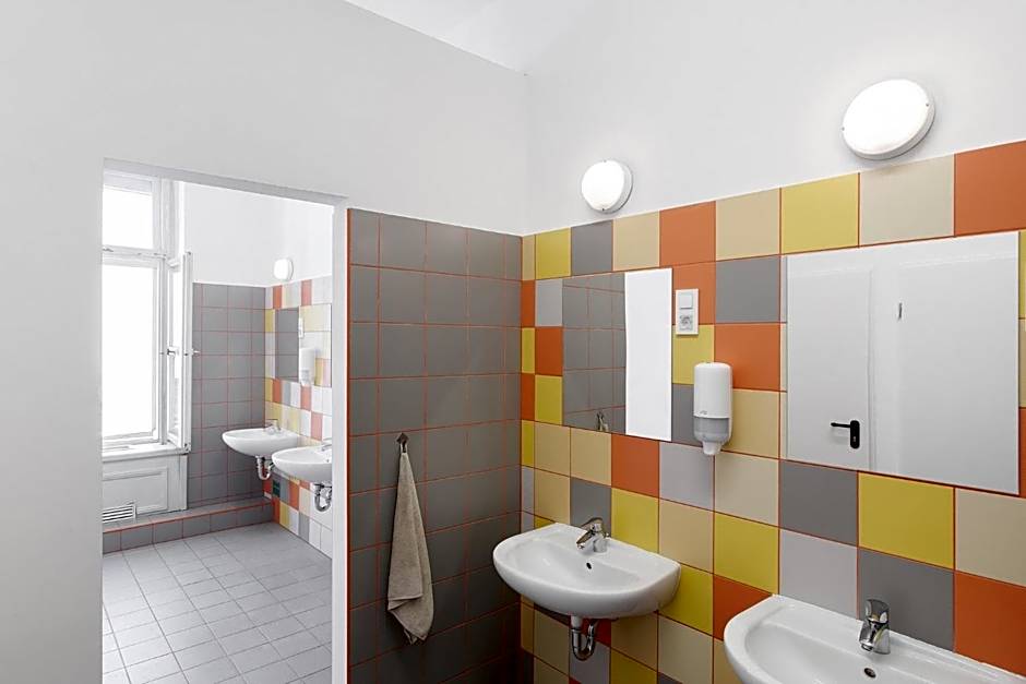 Avenue Hostel