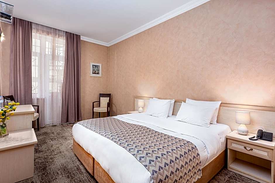 Sharden Hotel