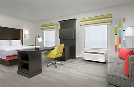 1 King Mobility Access Ri Shwr Studio Nosmok