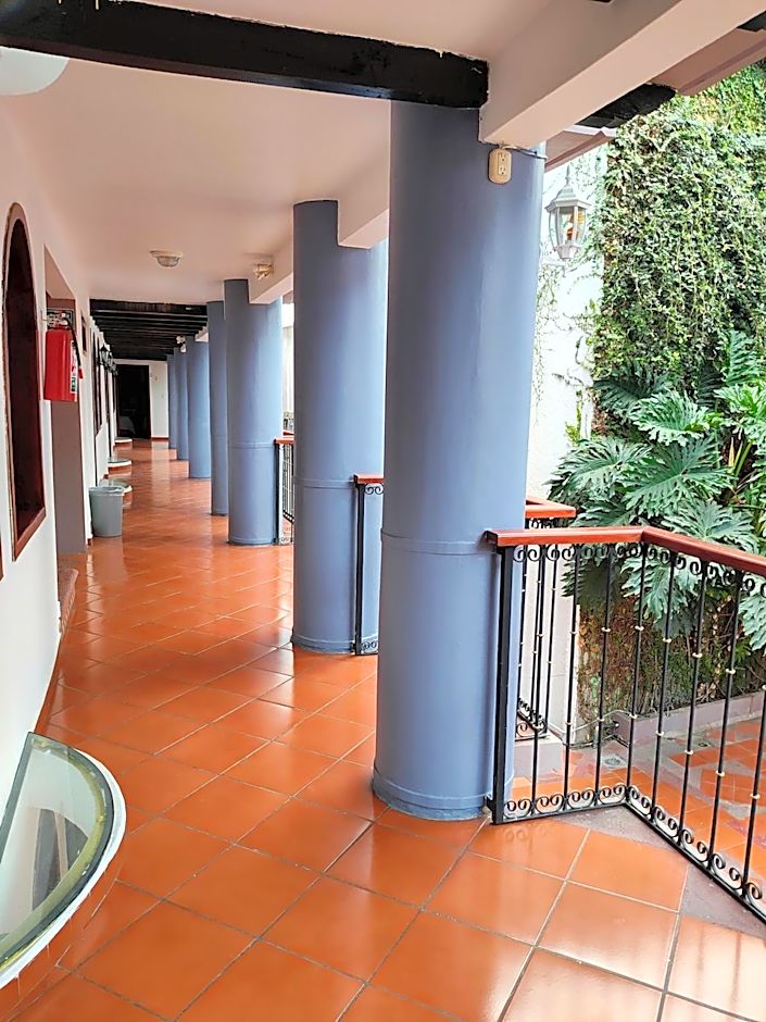 HOTEL JARDINES DEL CARMEN
