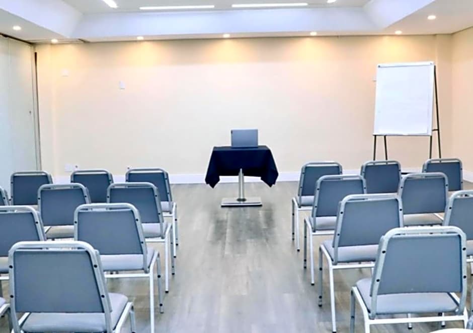 Hotel Adrianópolis All Suites