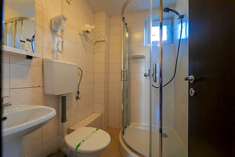 Vila Fortuna - Art O'Clock