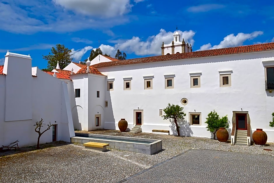 Pousada Convento de Arraiolos - Historic Hotel
