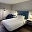 La Quinta Inn & Suites by Wyndham Auburn Worcester