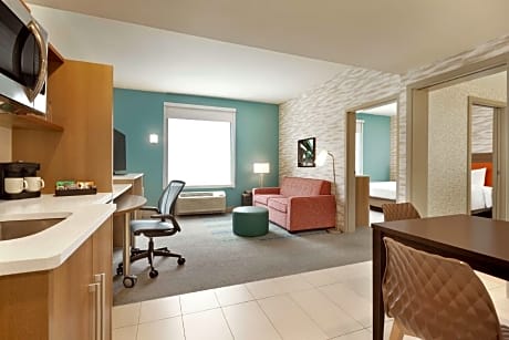 1KING HEARING ACCESSIBLE SUITE NONSMOKING