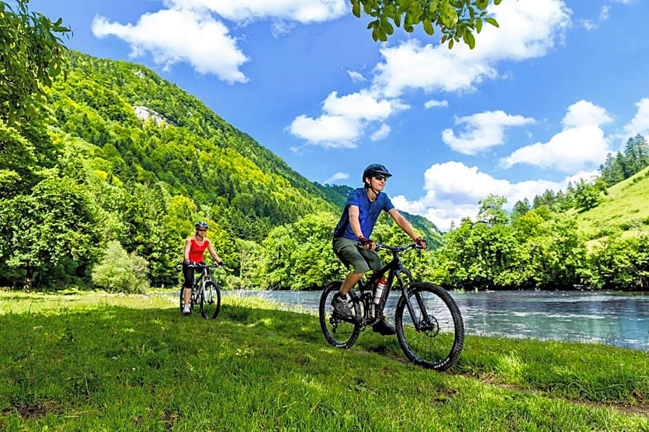 Peanut Medieval Lodge