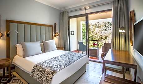 AVANI One-Bedroom Garden Apartment