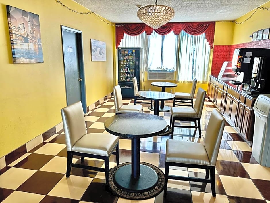 Town House Inn and Suites