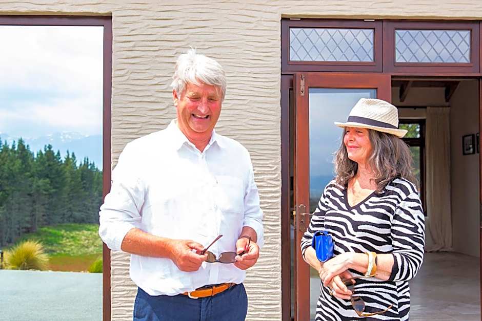 Mt Cook Lakeside Retreat