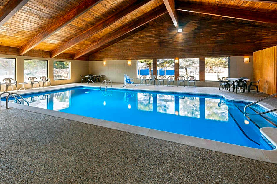 AmericInn by Wyndham Oscoda Near AuSable River