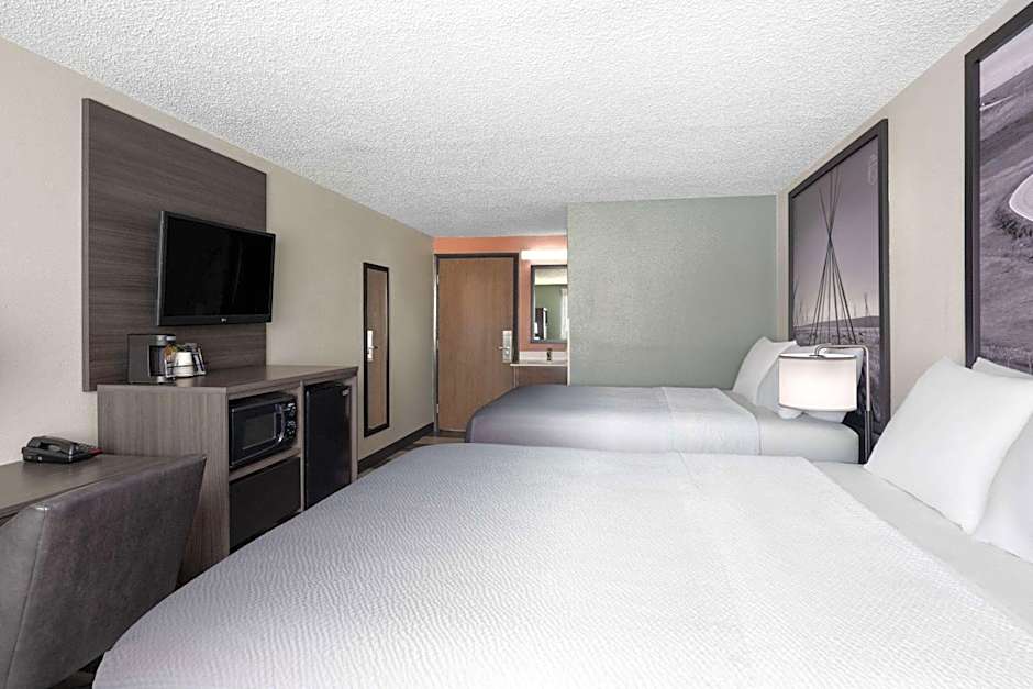 Super 8 by Wyndham Conrad