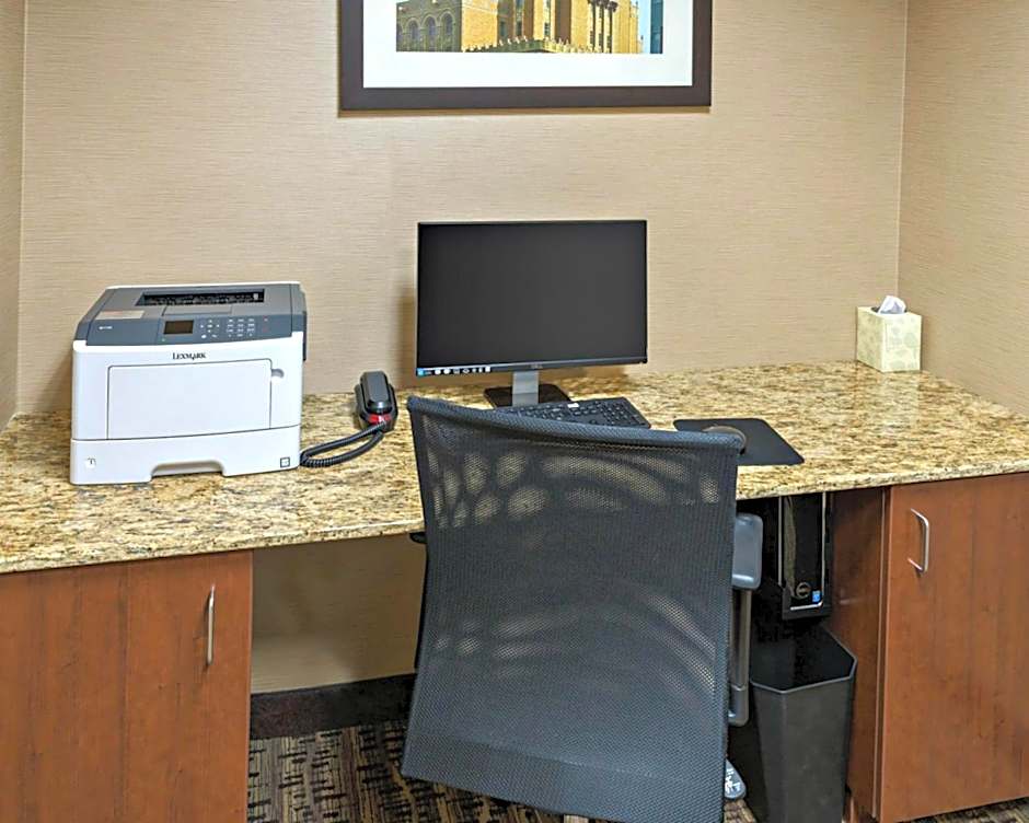 Comfort Inn & Suites West - Medical Center