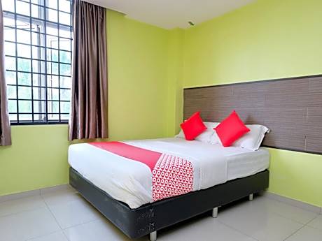 Hotel De' Tees, Masai Utama