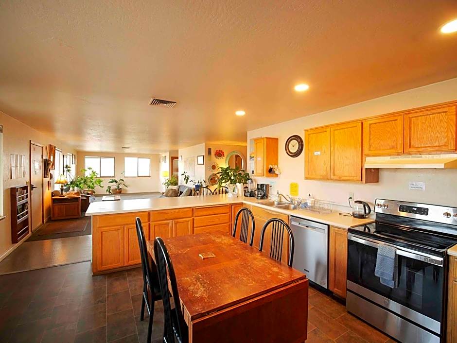 Ashland Commons Hostel