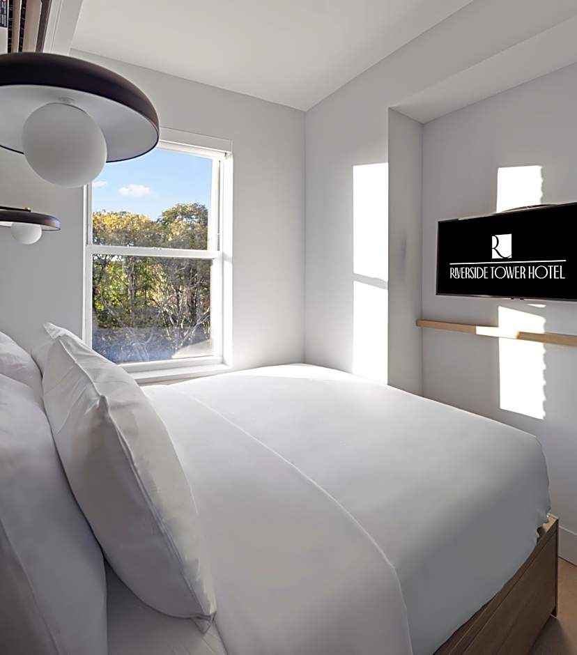 Riverside Tower Hotel