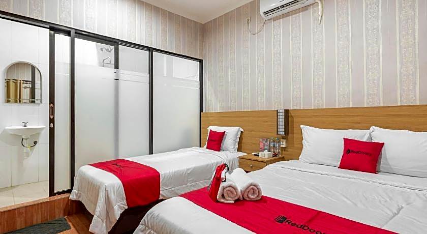 RedDoorz Syariah @ Danau Kerinci Sawojajar