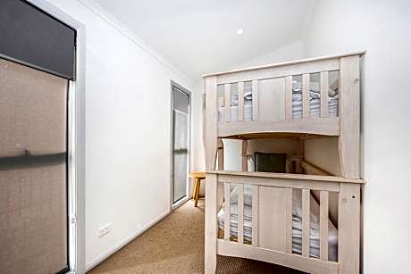 Superior Villa - Sleeps 6