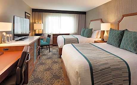 Queen Room with Two Queen Beds and Marina View