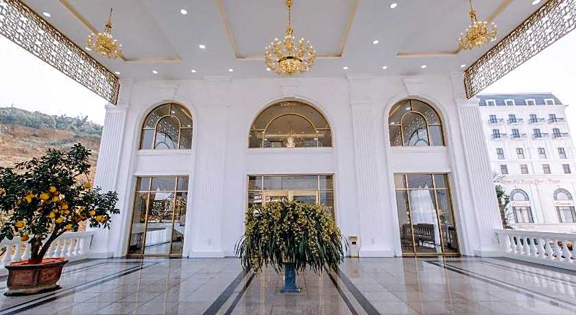 Duc Huy Grand Hotel and Spa