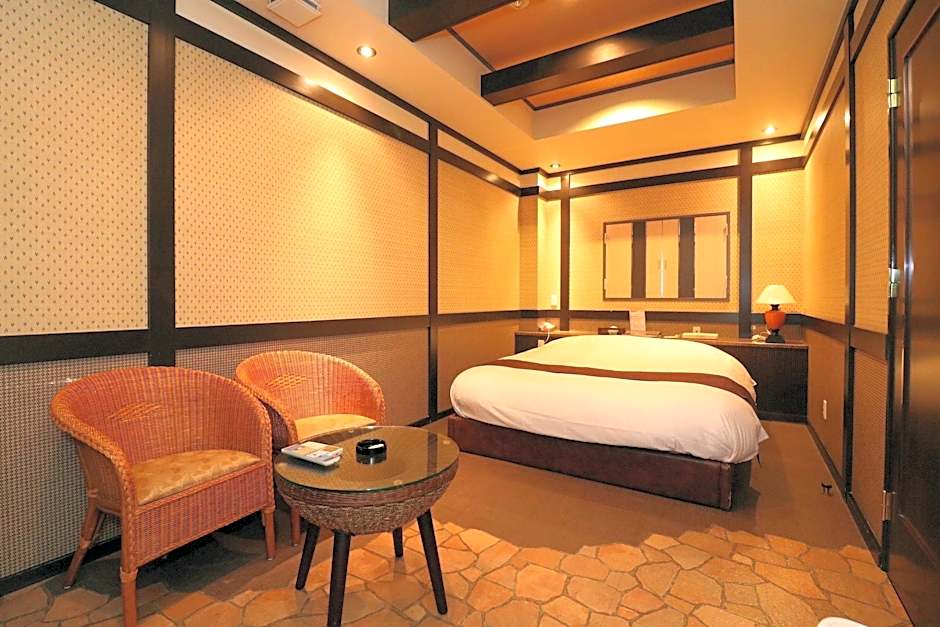 HOTEL TO