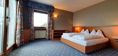 Deluxe Double Room with Extra Bed