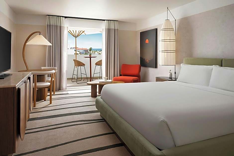 Sandbourne Santa Monica, Autograph Collection