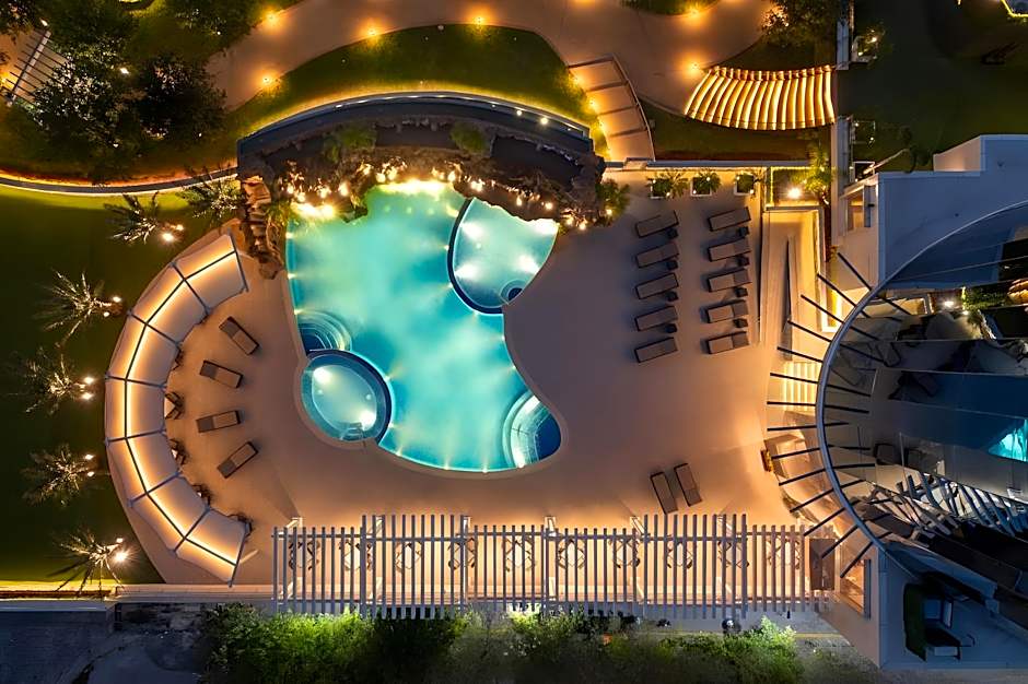 Safi Royal Luxury Metropolitan