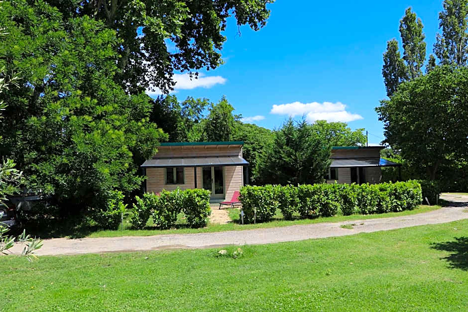 Le Mas des Cerisiers JACUZZI et SAUNA inclus pour tous les logements