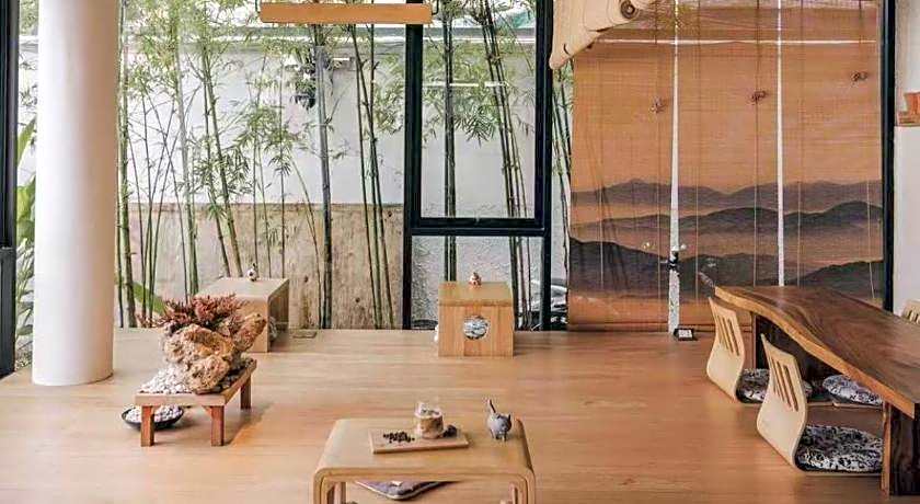 YOLO Bangkok Boutique Hotel