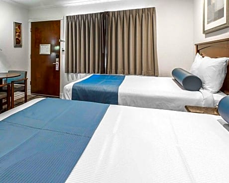 Double Room with Two Double Beds - Non-Smoking